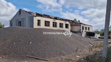 В Петропавловке Днепропетровской области уничтожено строительное предприятие, сообщает канал "Хроники Гераней"