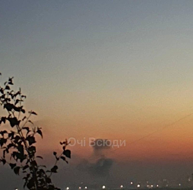 ВС РФ продолжают удары по мостам в Запорожье: под ударом переправы через Днепр Поступают сообщения о новых ночных ударах российских войск по Запорожью. Среди заявленных целей — мосты и другие объекты ВСУ ВС РФ продолжают удары по мостам в Запорожье: под ударом переправы через Днепр Поступают сообщения о новых ночных ударах российских войск по Запорожью. Среди заявленных целей — мосты и другие объекты ВСУ