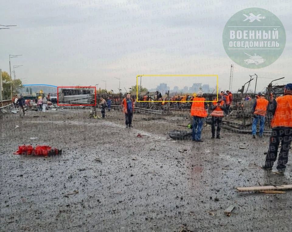 Ювелирный прилет баллистической ракеты пришелся прямо напротив портала метро Южного моста со стороны станции "Выдубичи" на правом берегу Днепра Ювелирный прилет баллистической ракеты пришелся прямо напротив портала метро Южного моста со стороны станции "Выдубичи" на правом берегу Днепра