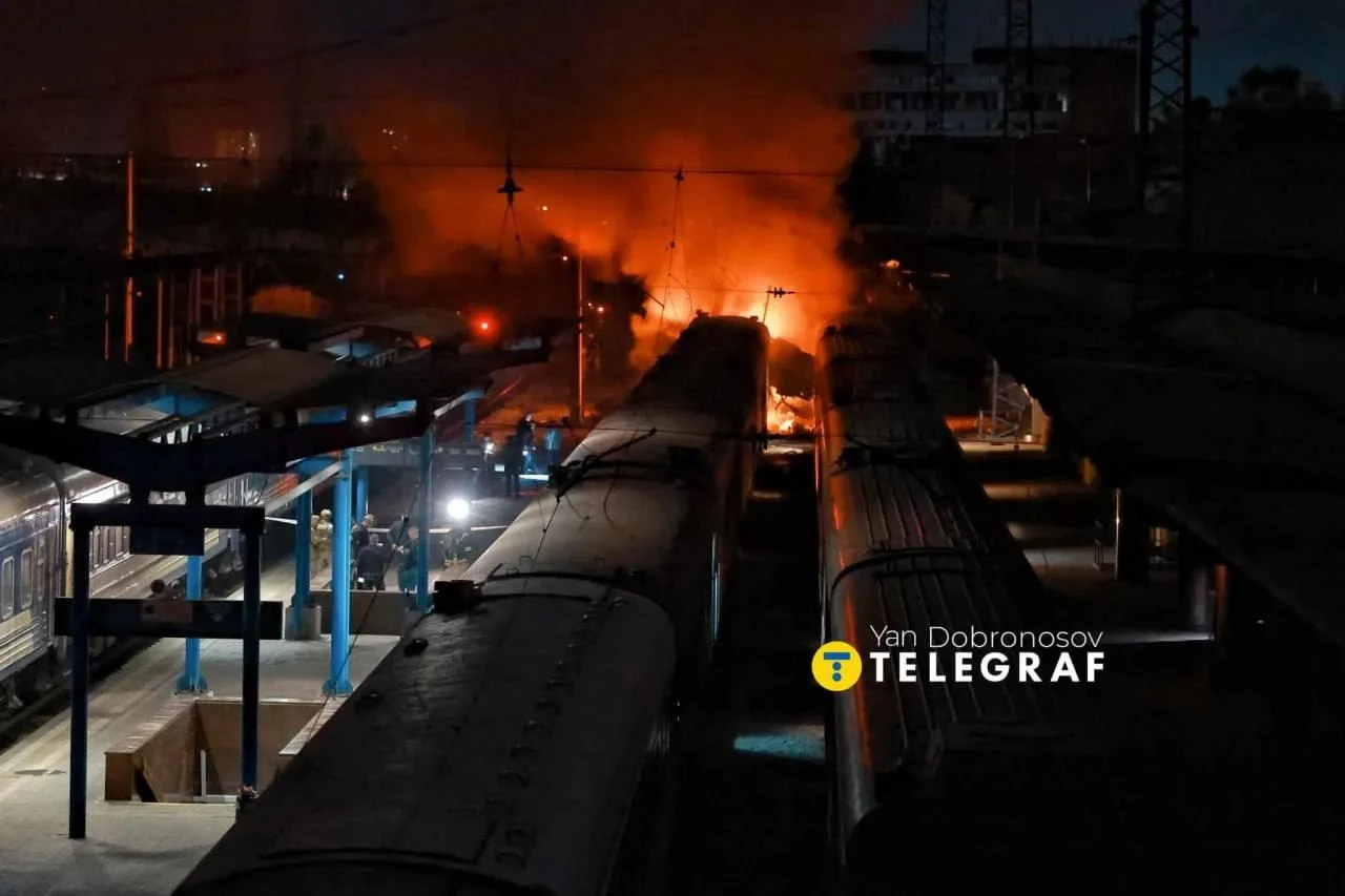 Прилеты по железнодорожному вокзалу в Днепропетровске