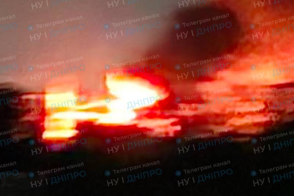Пожары в Днепропетровске после прилётов